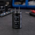 مكثف إلكتروليتي 1000µF 25V